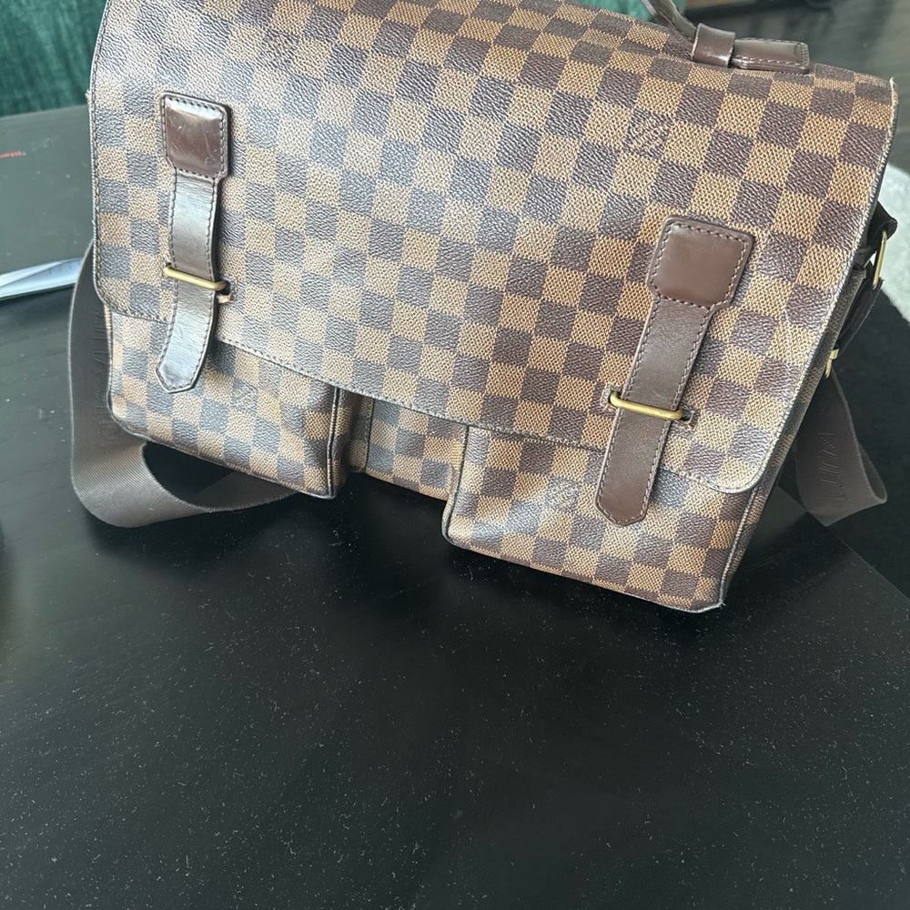 LOUIS VUITTON Damier Ebene Broadway Travel Crossbody Messenger Bag